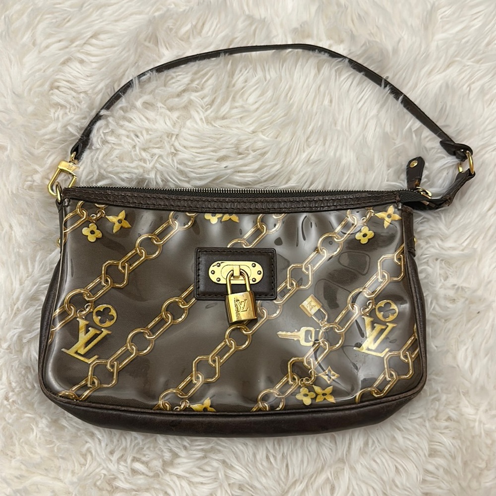 🎄Xmas Sale!! ❤️RARE!! Louis Vuitton Monogram Charms Pochette Accessoires Bag❤️